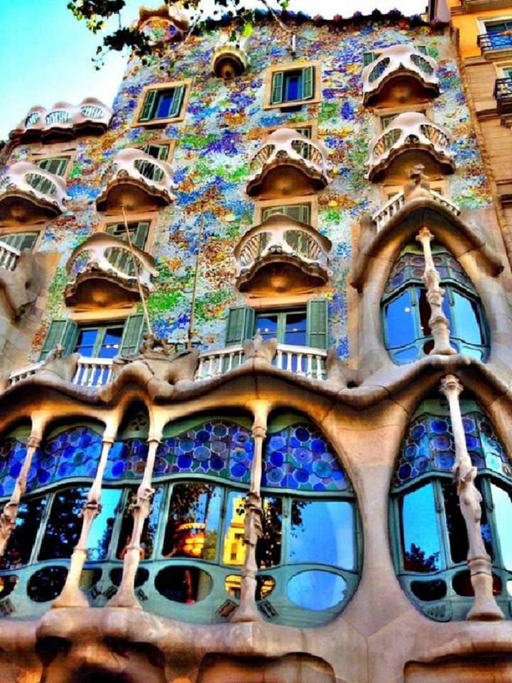 La Pedrera (Antonio Gaudi) Barcelona puzzle online