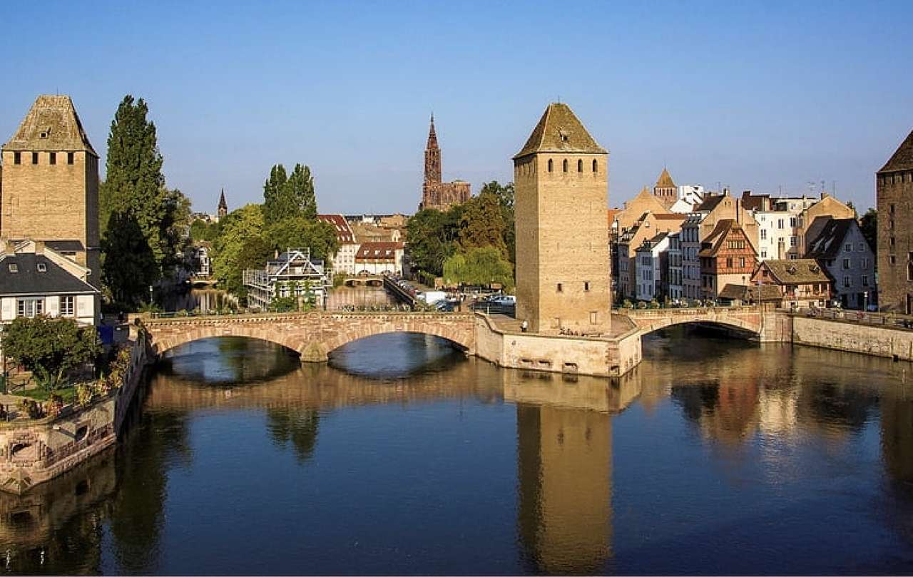 Francja-gród w Strasburgu, piękny widok puzzle online