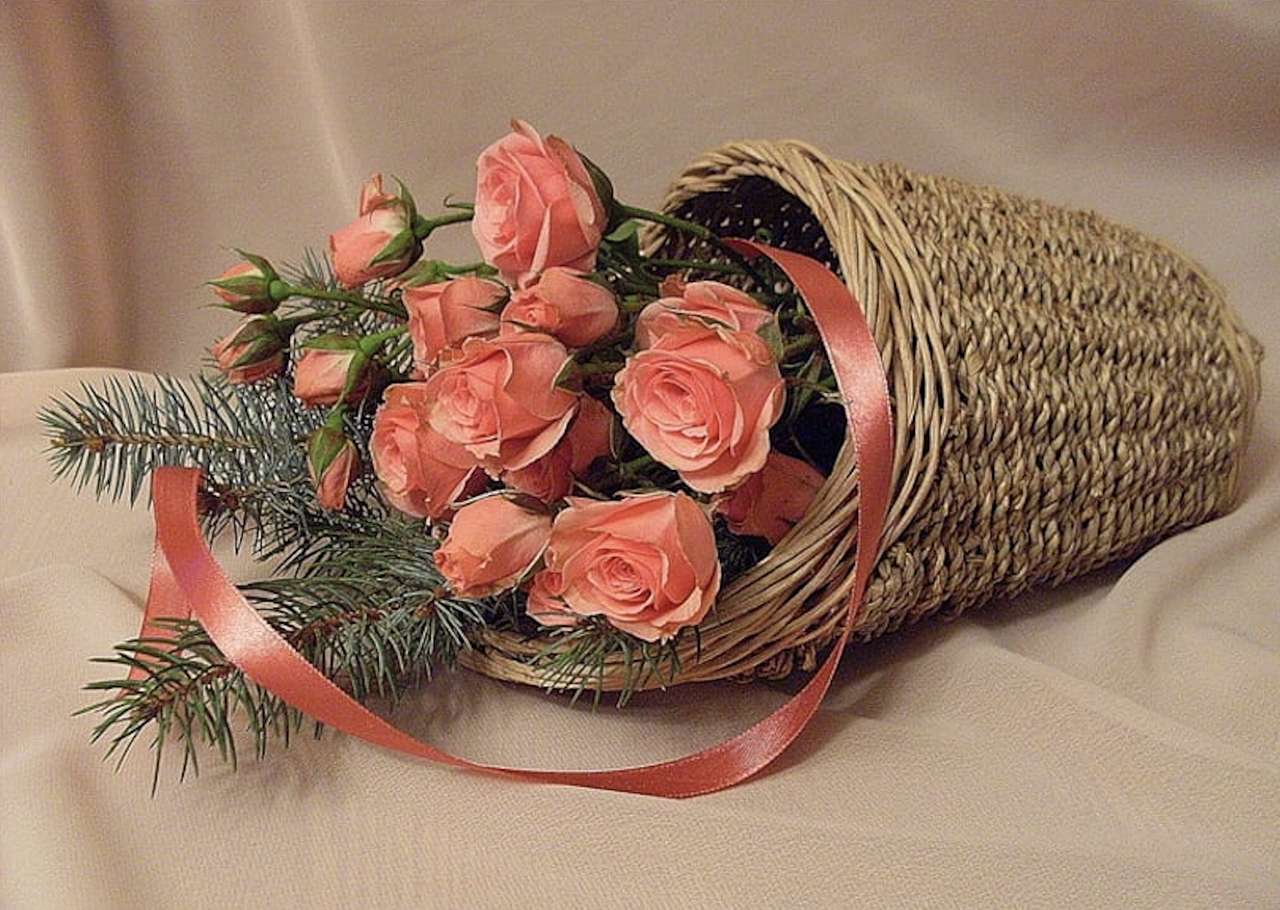 Róże-Królowe kwiatów w świątecznej kompozycji cudo puzzle online