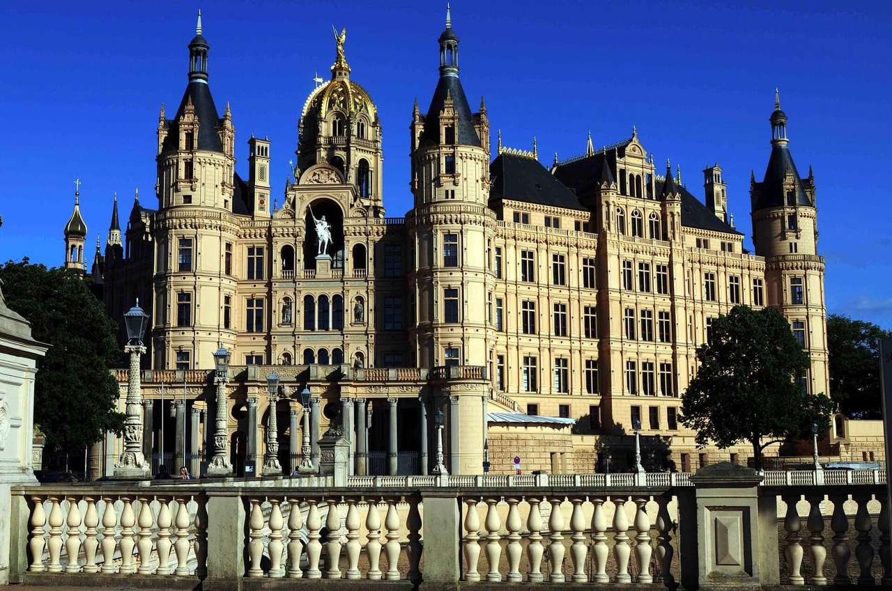 Niemcy-Neorenesansowy Zamek w Schwerinie puzzle online