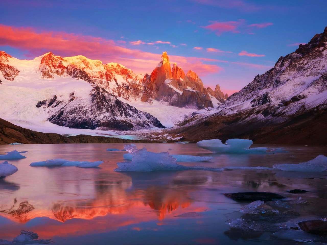Argentyna-Cerro Torre, odbijające się wśród lodu puzzle online