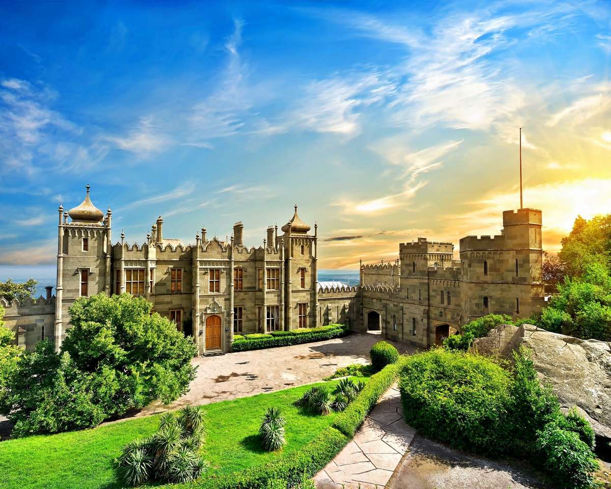 Krym. Ałupka. Średniowieczny zamek puzzle online