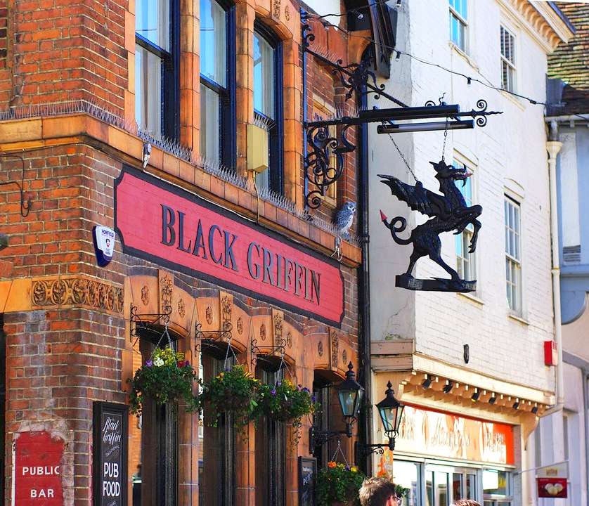 Pub Black Griffin w Canterbury puzzle online