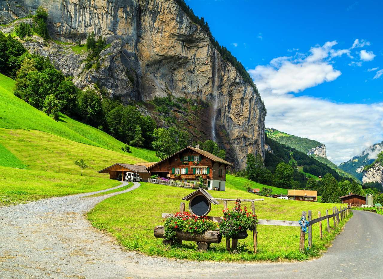 Szwajcaria-urocza osada Lauterbrunnen puzzle online