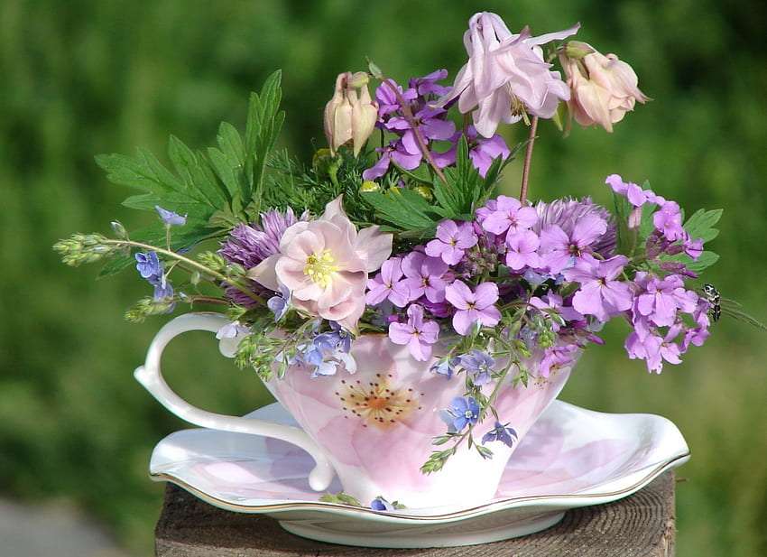 Bukiecik polnych kwiatków, piękne puzzle online
