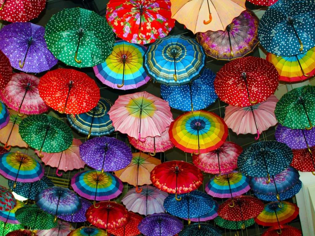 Kolorowe parasole puzzle online