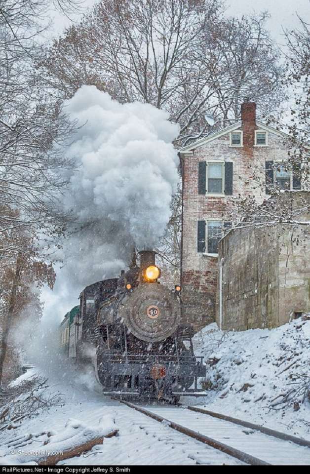 pociąg parowy w śniegu puzzle online
