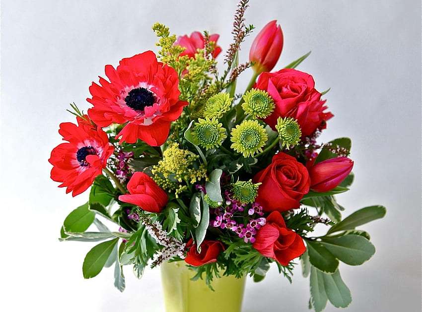 Fantastyczny bukiet-róże, tulipany, chryzantemy puzzle online