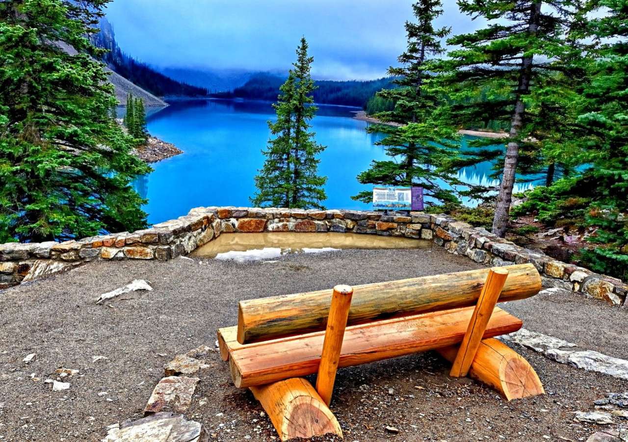 Kanada-Ławeczka widokowa na piękne Jezioro Moraine puzzle online