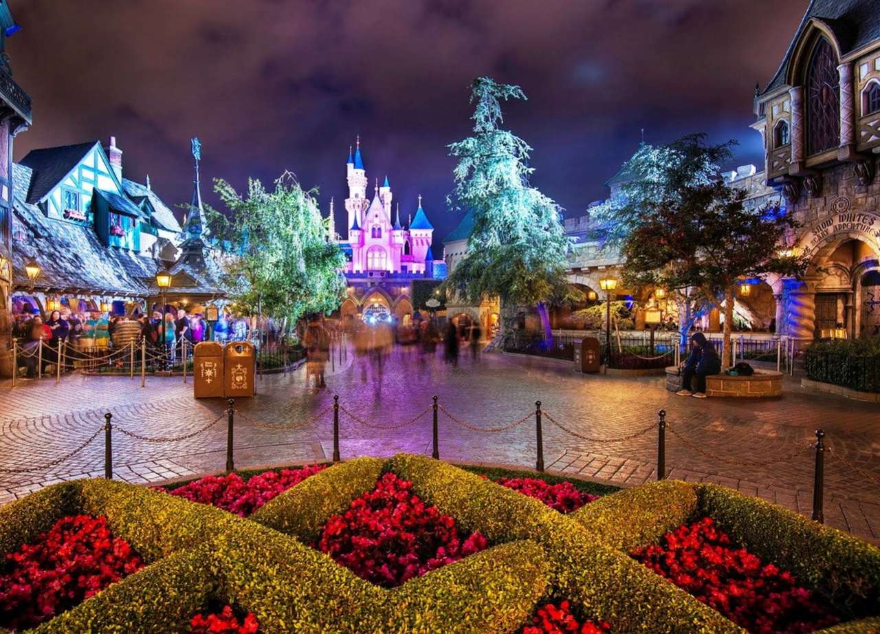 Disneyland wieczorową porą Kalifornia puzzle online