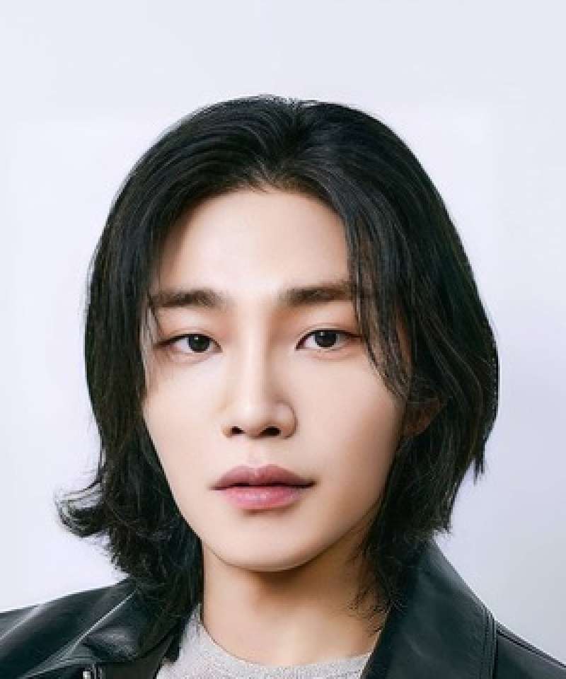 Kim Jae-Young, koreański aktor i piosenkarz puzzle online