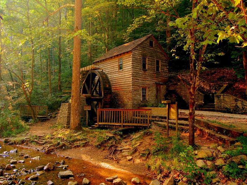 Bardzo stary dom z młynem w głuszy leśnej puzzle online