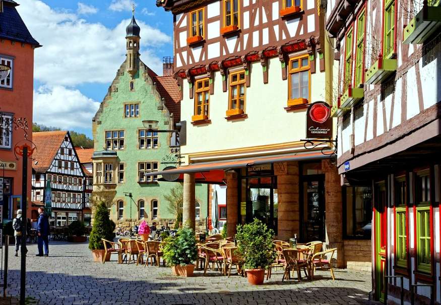 Ciche przedpołudnie w miasteczku (Turyngia Niemcy) puzzle online