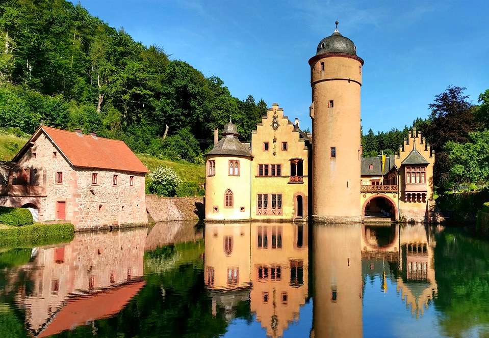 Mespelbrunn - zamek na wodzie puzzle online