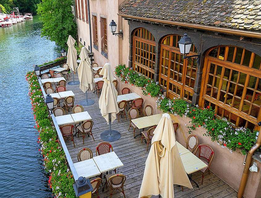 Restauracja nad jeziorem - Alzacja (Francja) puzzle online