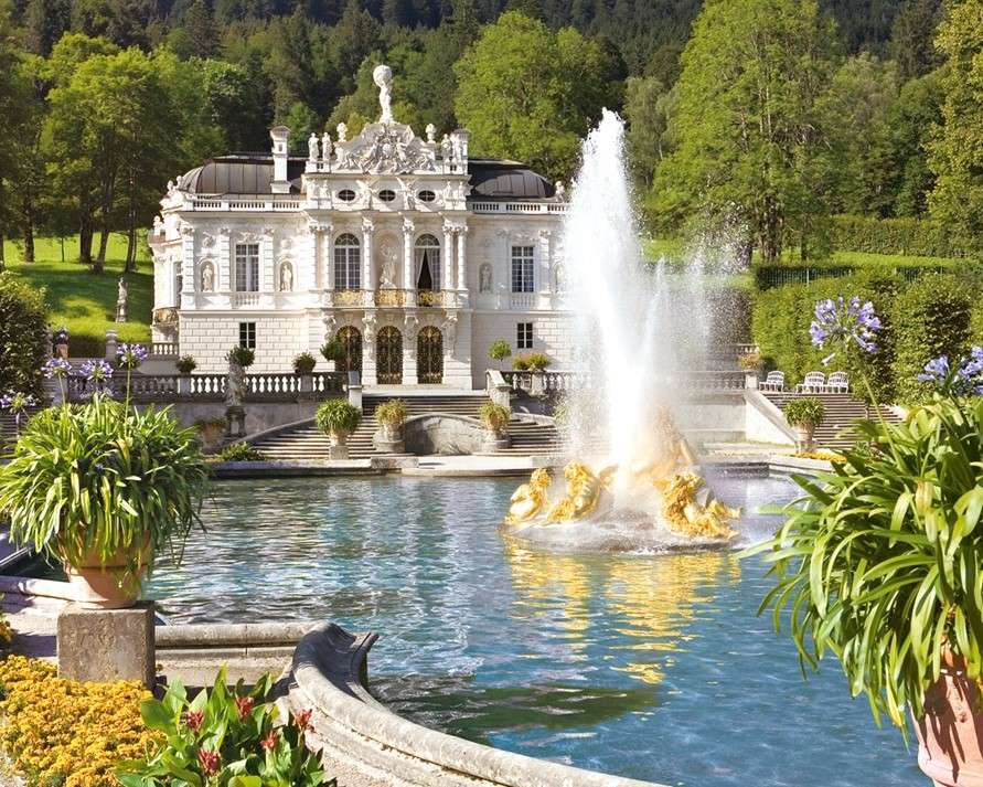 Pałac z fontanną puzzle online