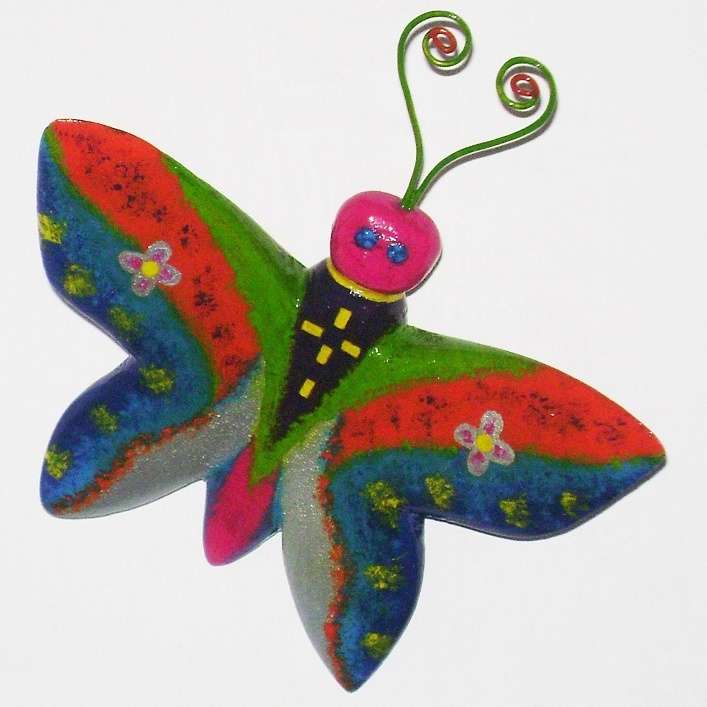 motyl wyrzeźbiony w drewnie puzzle online