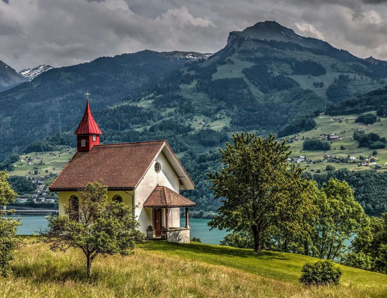 Alpy, mała kapliczka w kanton St. Galen puzzle online