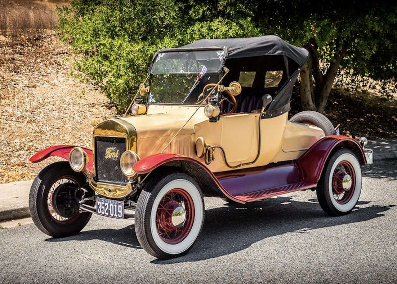 Ford Model T Runabout z 1923 roku puzzle online