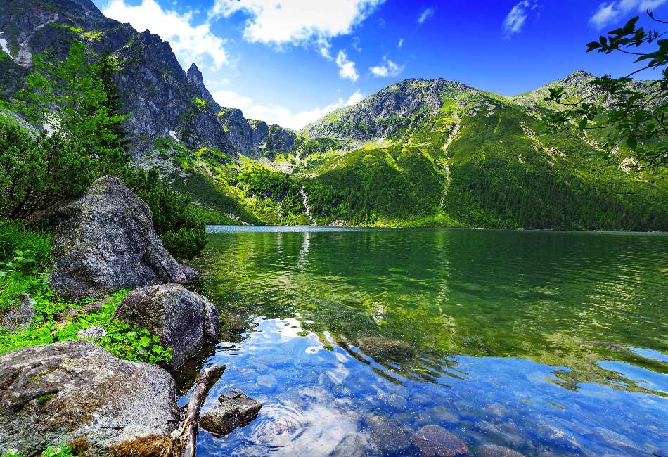 Tatry-Piękne spokojne góry nad jeziorem puzzle online