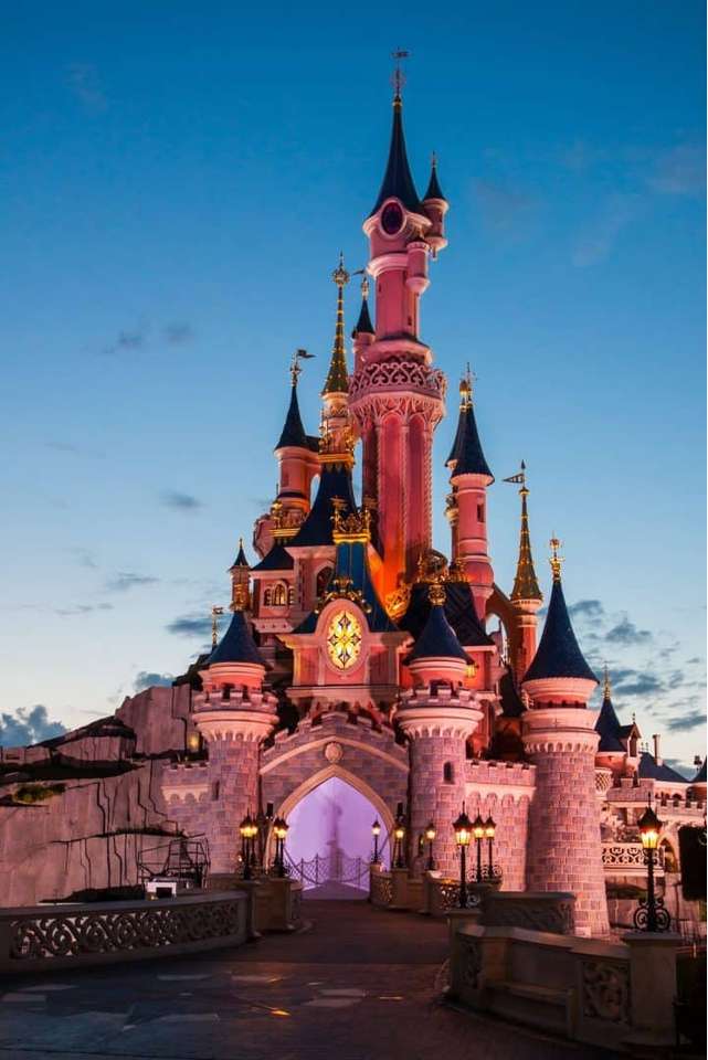 Pałac Disneya w Paryżu puzzle online