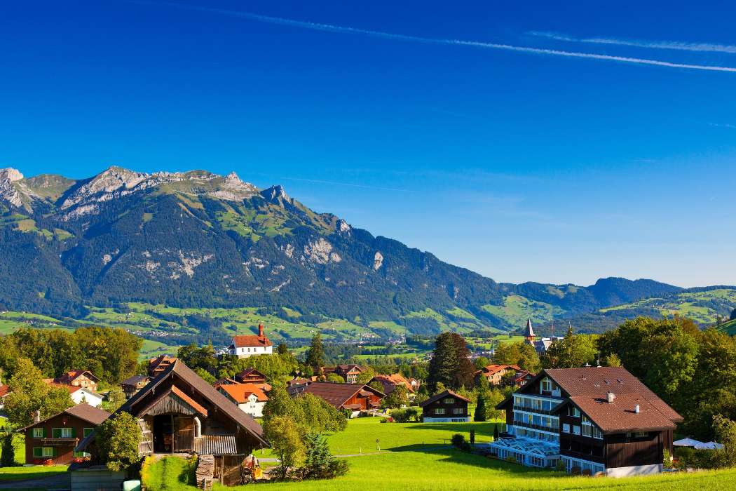 Szwajcaria letnią porą, urocze domy i widoki puzzle online