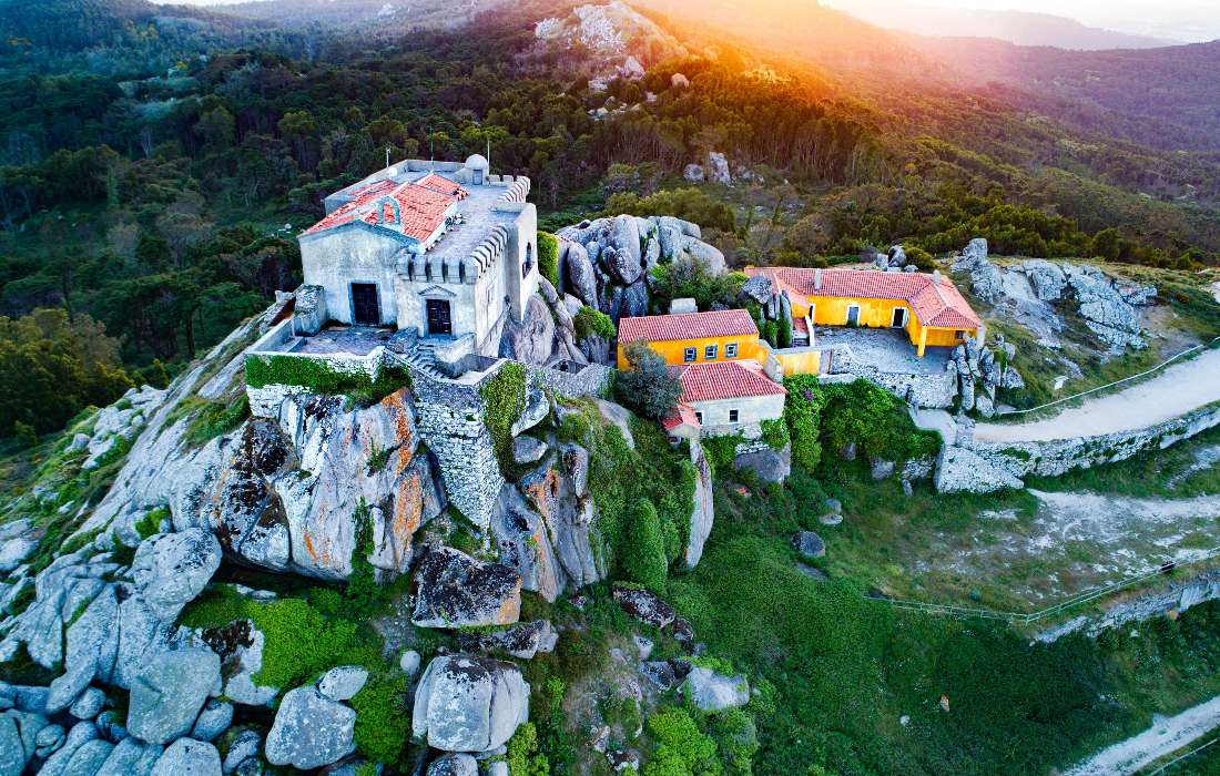 Portugalia - stary zamek w górach Sintra puzzle online