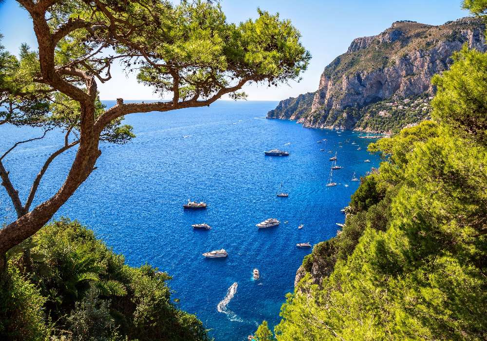 Włoska wyspa Capri z lotu ptaka puzzle online