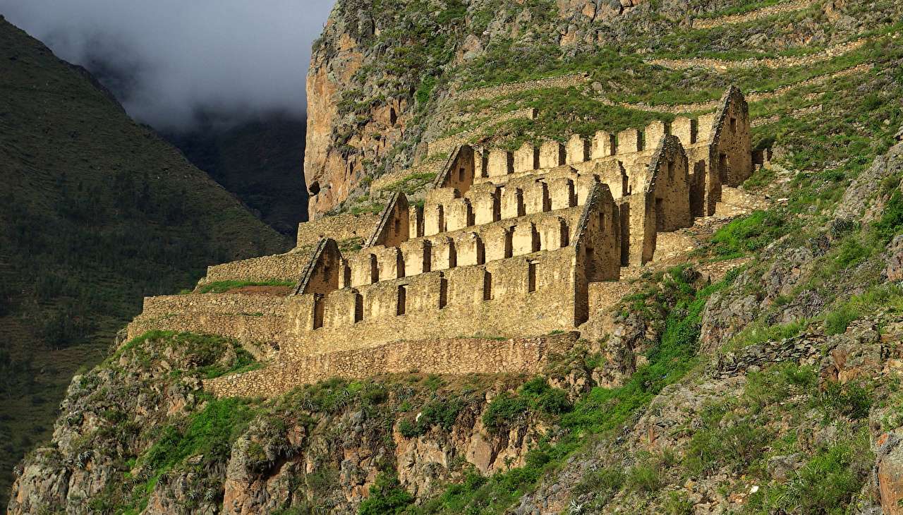 Peru - Ruiny Ollantaytambo w górach puzzle online