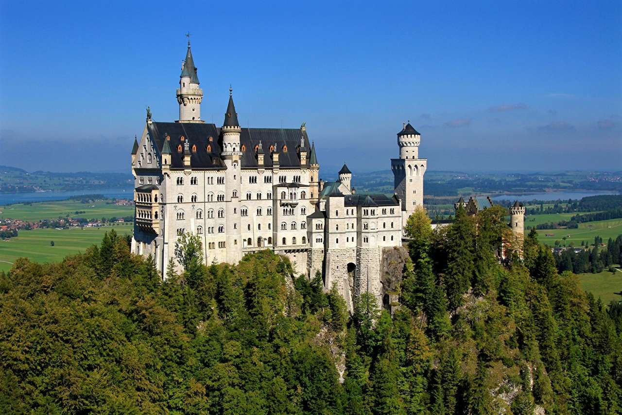 Niemcy-Neuschwanstein zamek w lasach Bawarii puzzle online