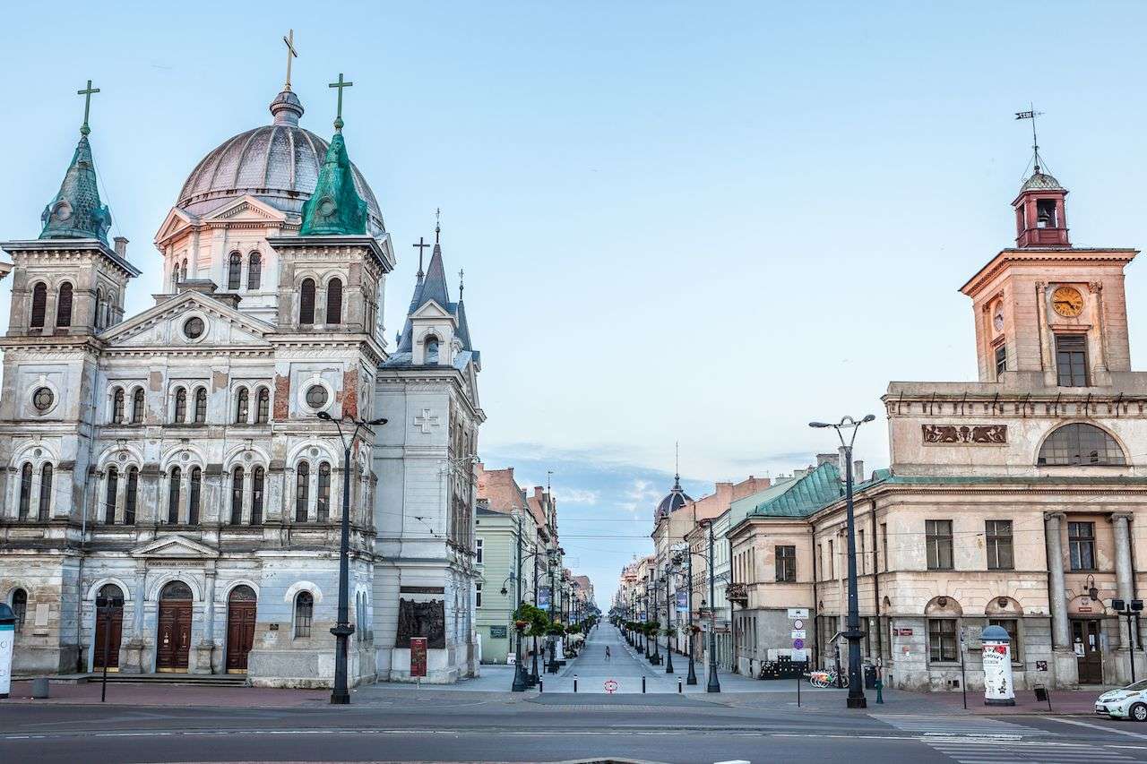 Łódź w centrum miasta w Polsce puzzle online