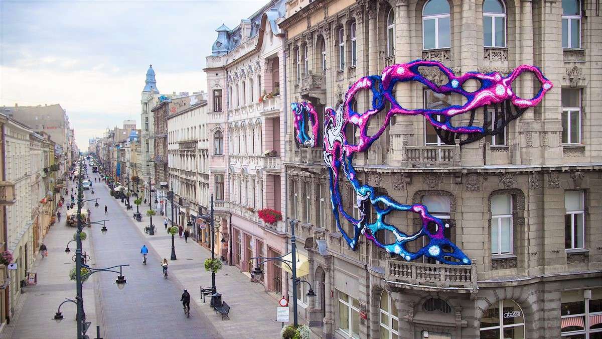 Łódź w centrum miasta w Polsce puzzle online