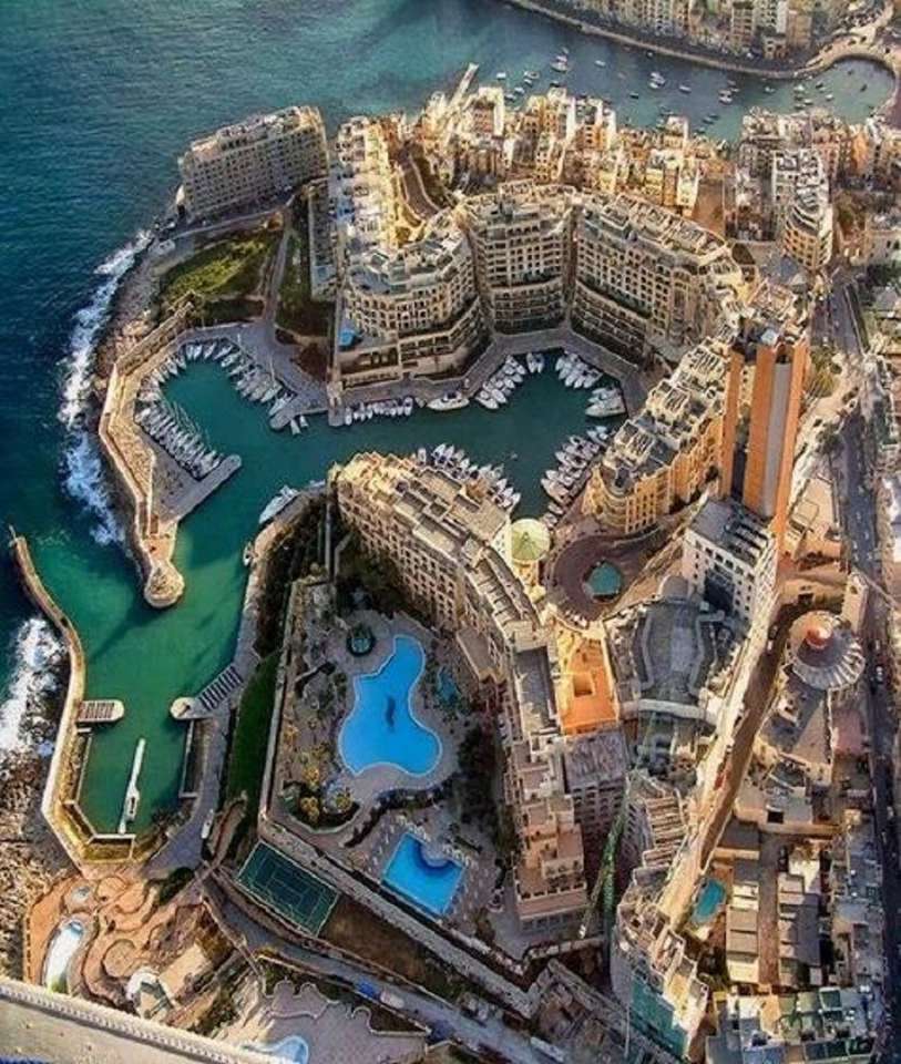 Hotel St Julian's - Malta puzzle online