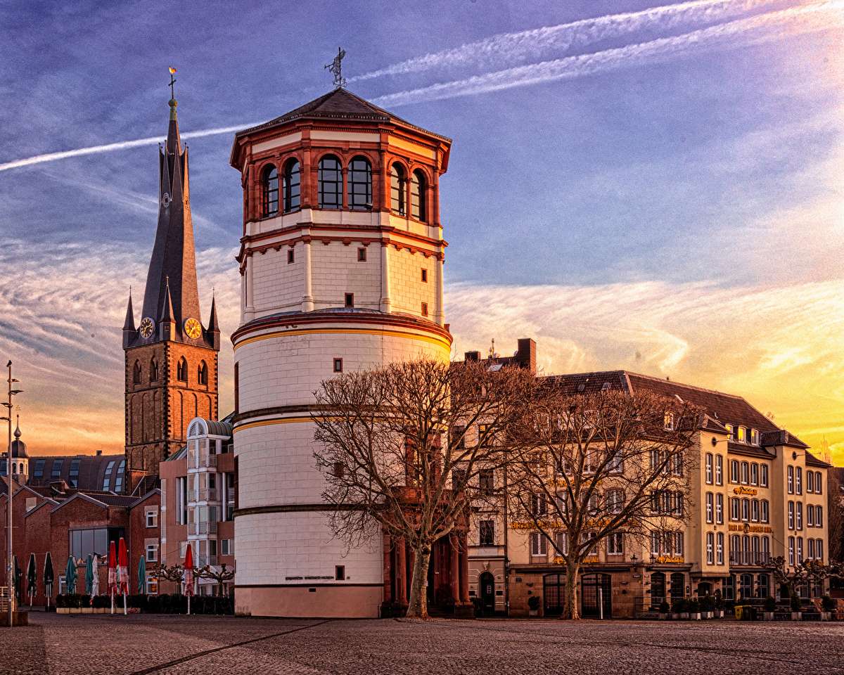 Niemcy-Schlossturm Pomnik w Düsseldorfie puzzle online