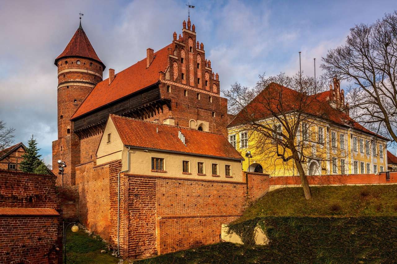 Zamek na Mazurach w Polsce puzzle online