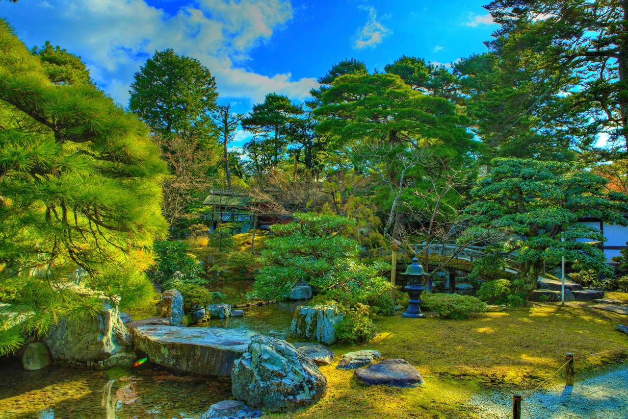 Piękny cesarski Park narodowy w Tokio puzzle online