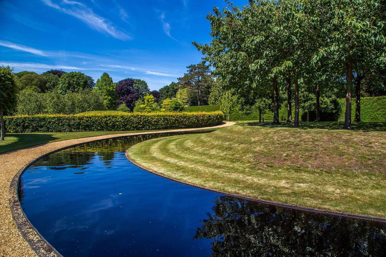 Anglia -Piękno Kanału w Gardens Buckinghamshire puzzle online