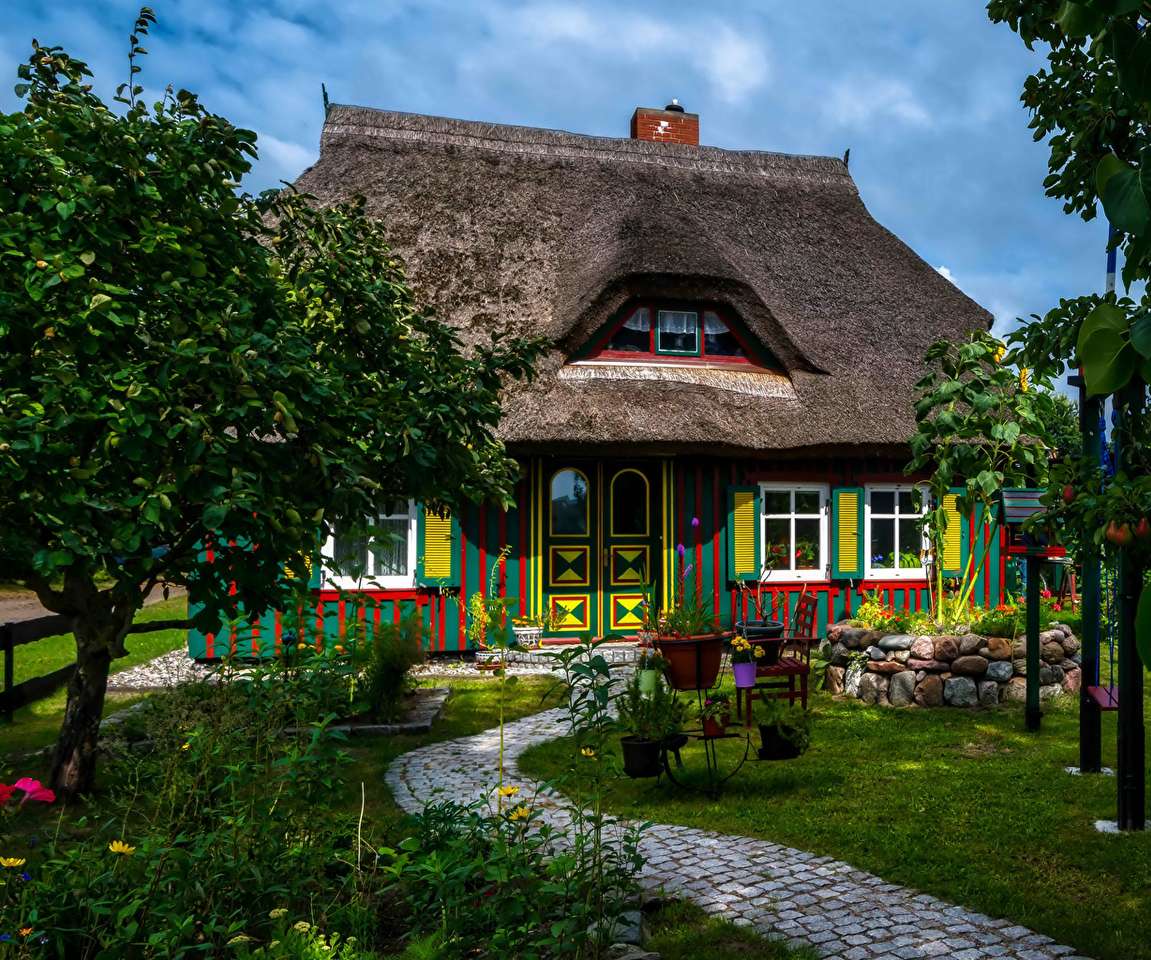 Niemcy-Kolorowy skansenowy dom w Mecklenburg puzzle online