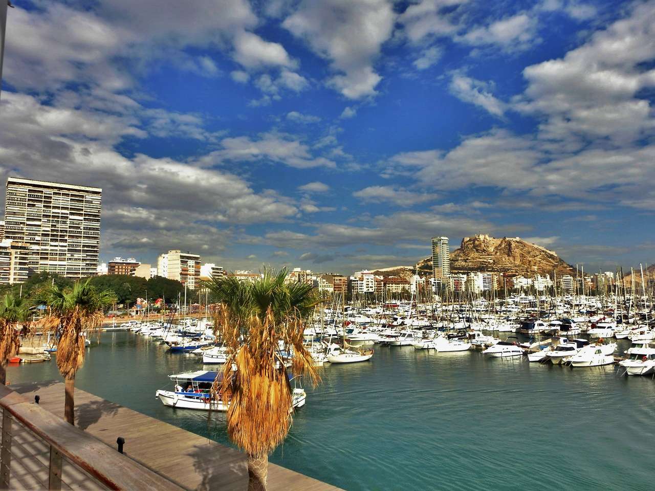 Port w Alicante puzzle online