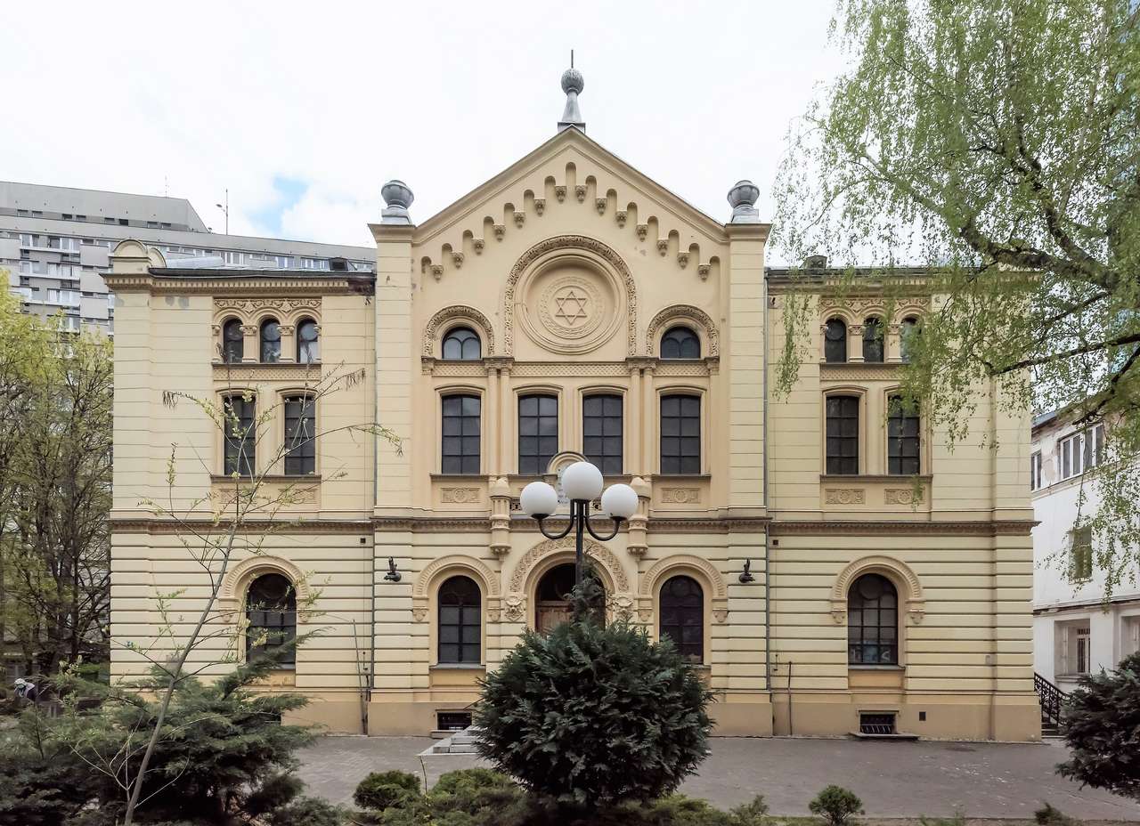 Synagoga w warszawskiej stolicy Polski puzzle online