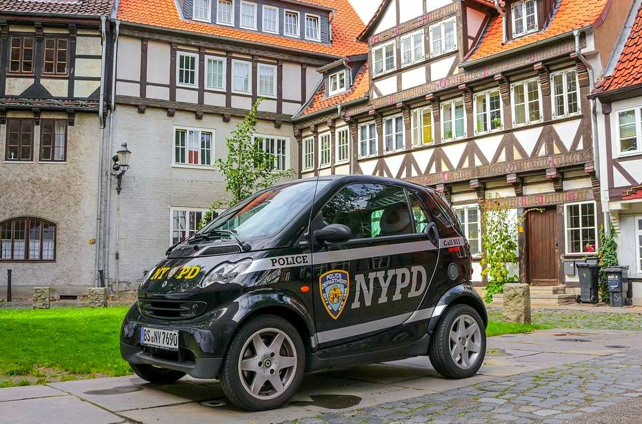 Policja z NY na podwórku w niemieckim Brunszwiku? puzzle online