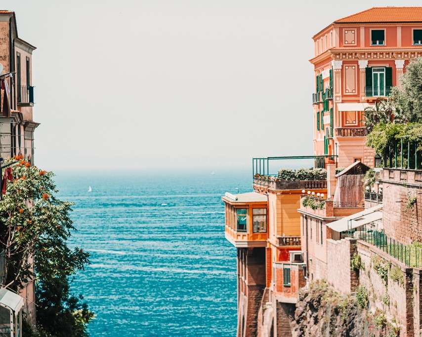 Widok na Zatokę Neapolitańską w Sorrento puzzle online