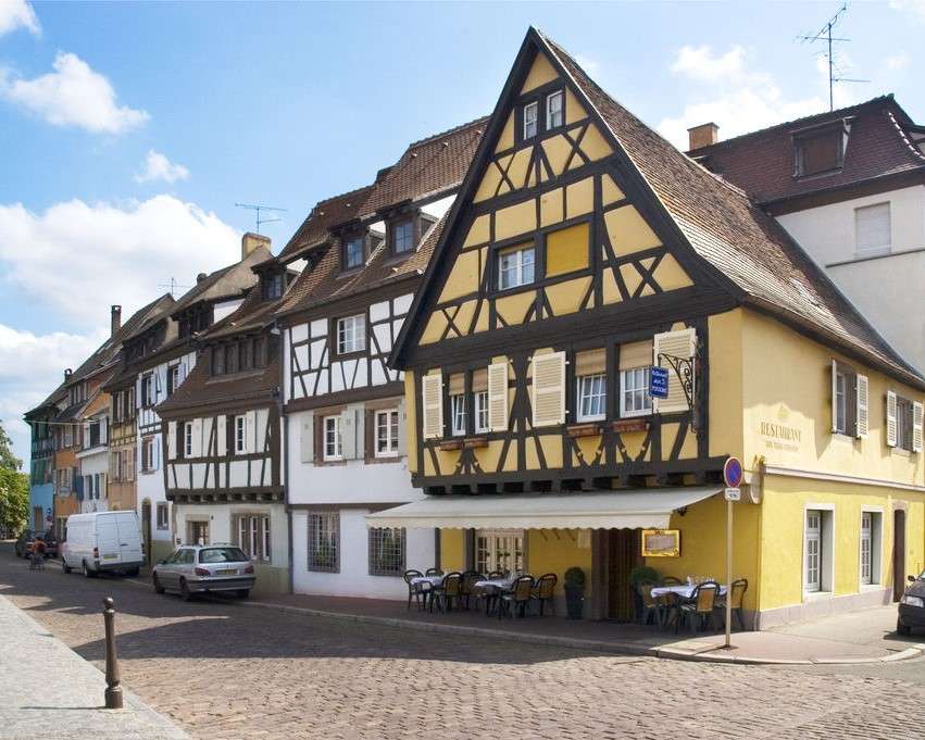 Brukowane uliczki, śliczne domy w Colmar puzzle online