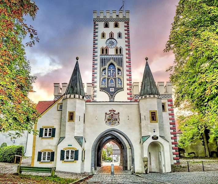 Bayertor - najpiękniejsza brama miasta Landsberg puzzle online