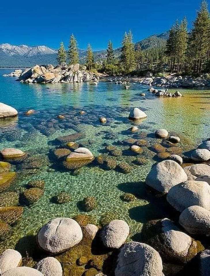 jezioro tahoe i niektóre skały puzzle online