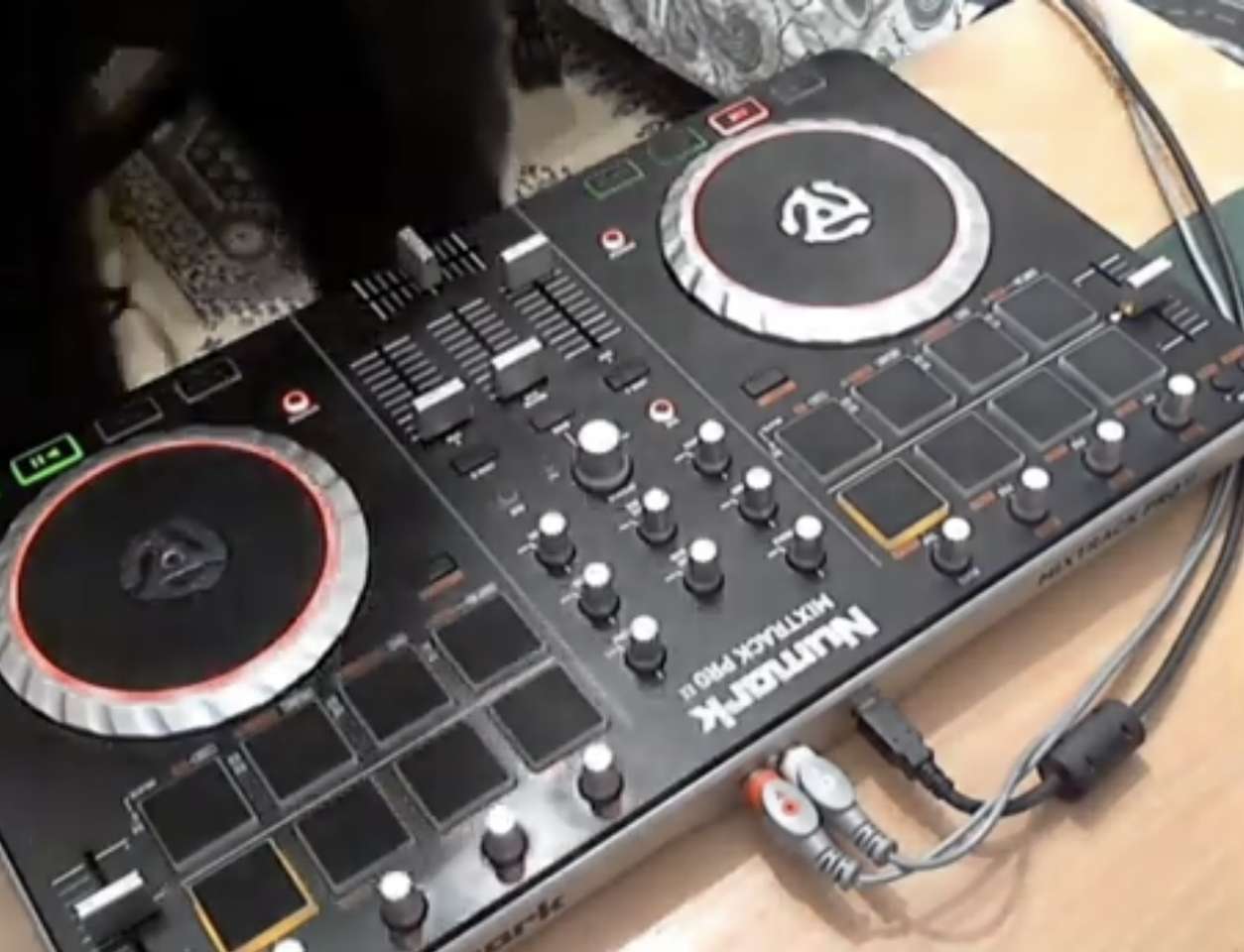DJ Duplox robi mix puzzle online