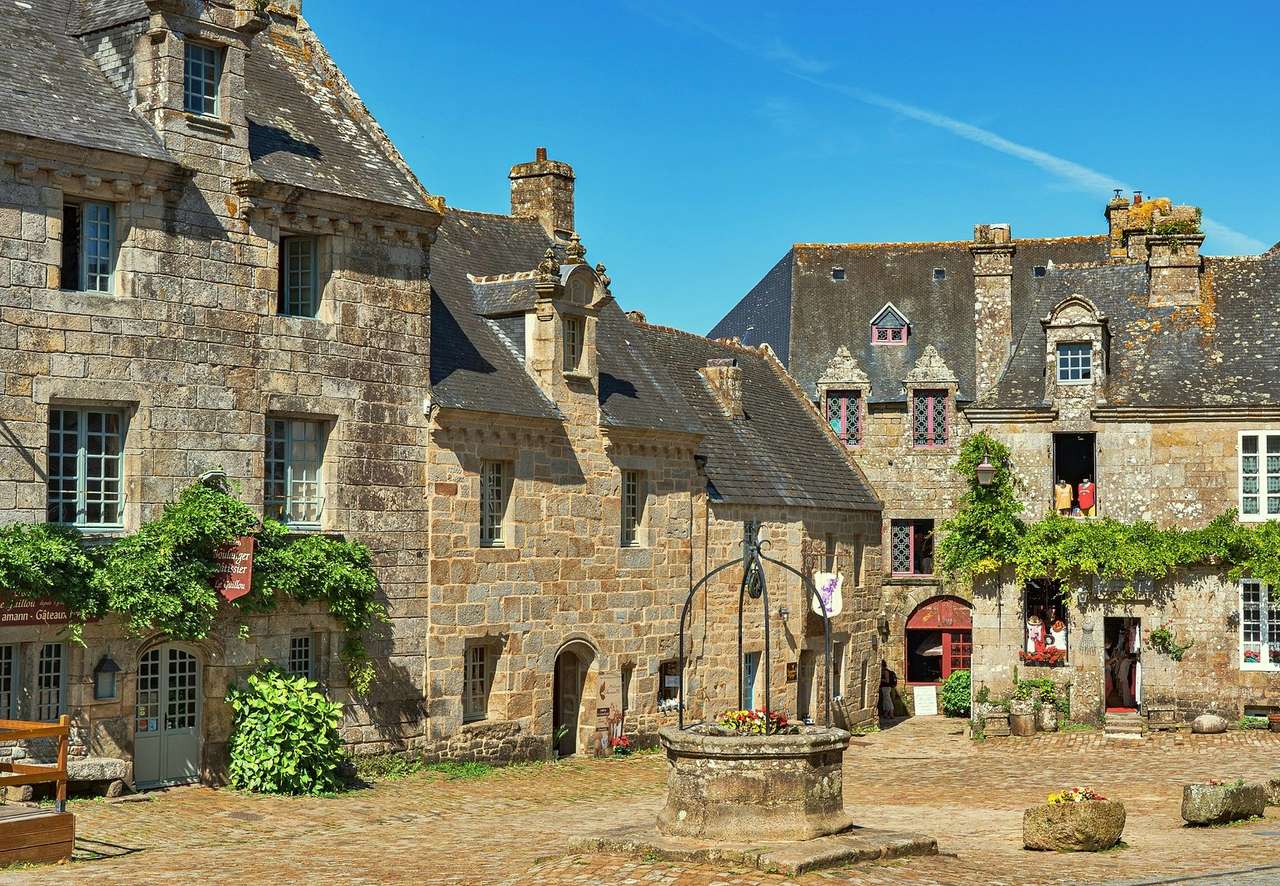 Centrum wioski Locronan w Bretanii (Francja) puzzle online