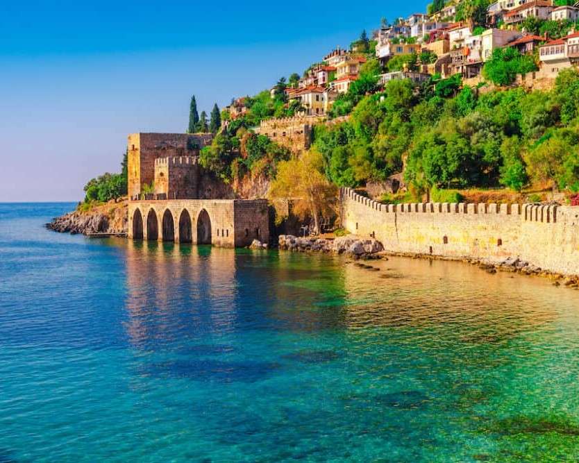 Nad zatoką Antalya na Morzu Śródziemnym puzzle online