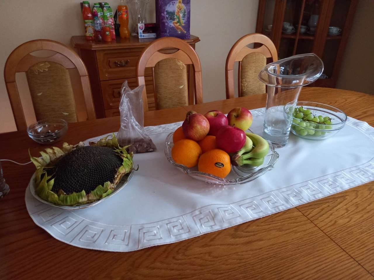 owoce i słonecznik na stole puzzle online