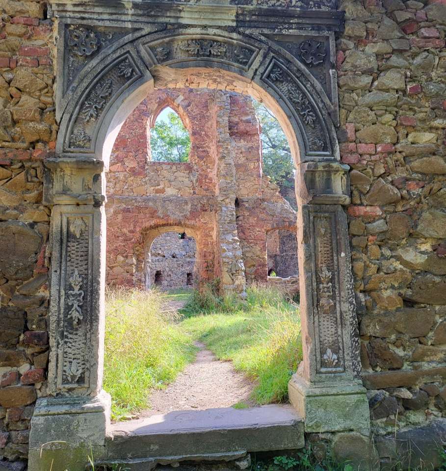 ruiny zamku na Dolnym Śląsku puzzle online